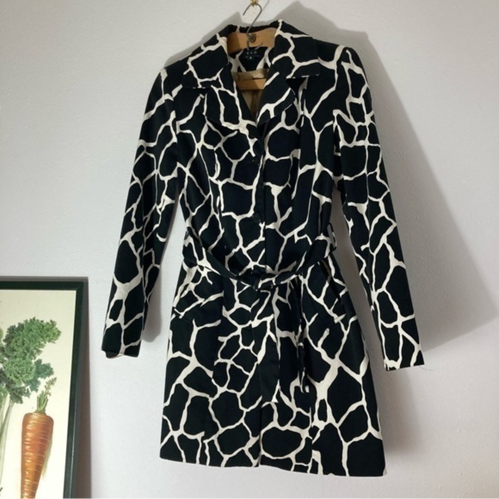 S & D black and white giraffe print coat size S
